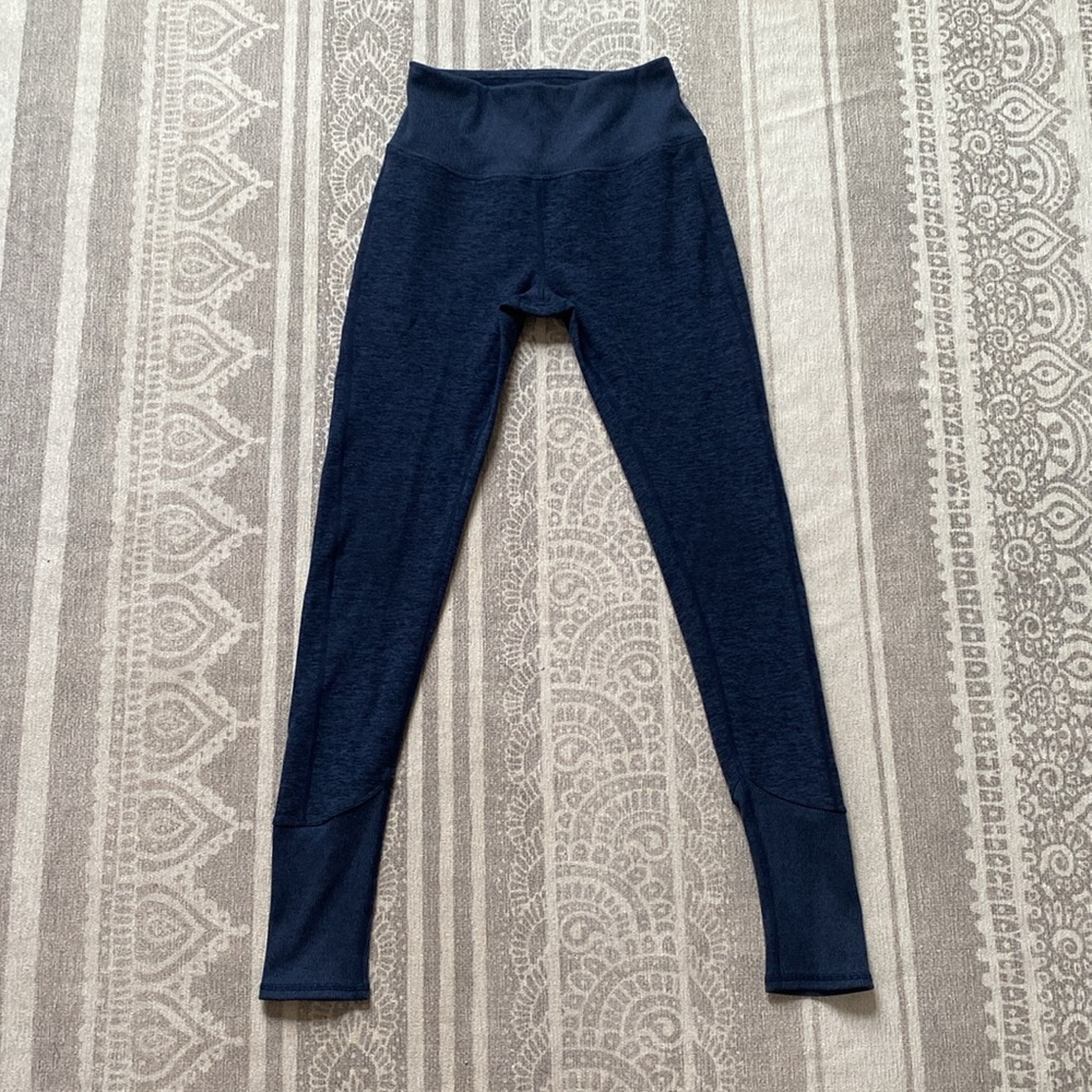 Alo Yoga Alosoft Leggings - Picture 3 of 11